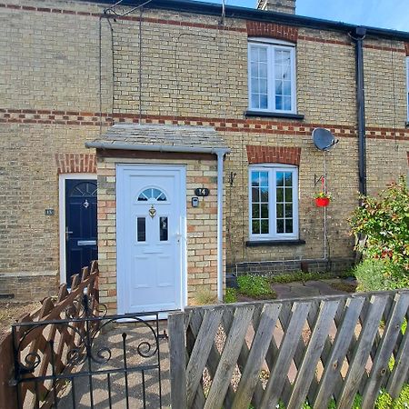 Generous 3 Bed In The Heart Of The Village Huntingdon Exterior photo